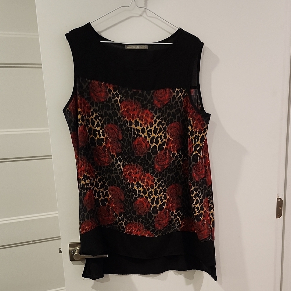 P2P 22.5" Sleeveless Black and Red Rose Print Top
